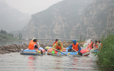 縱情山水，融合團(tuán)隊(duì)，放松身心——公司組織員工到野三坡郊游